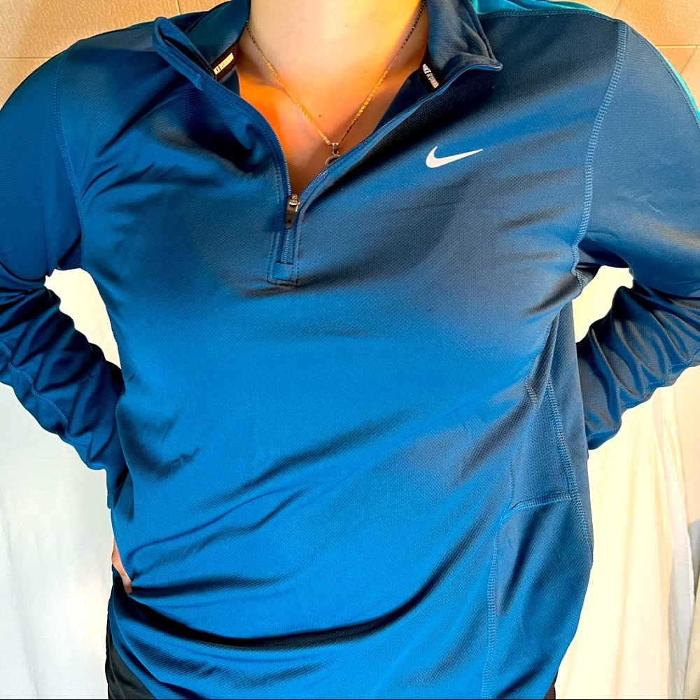 NIKE HALFZIP